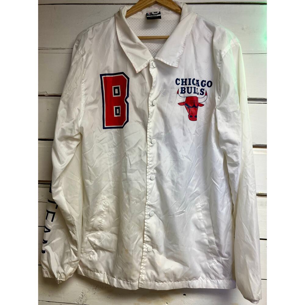 Vintage Chicago Bulls Windbreaker Jacket Men’s Large.